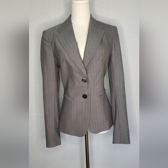 The Limited Jackets & Blazers - The Limited Wool Blend Perfect Travel Gray Pinstripe Fitted Blazer Jacket Size 6
